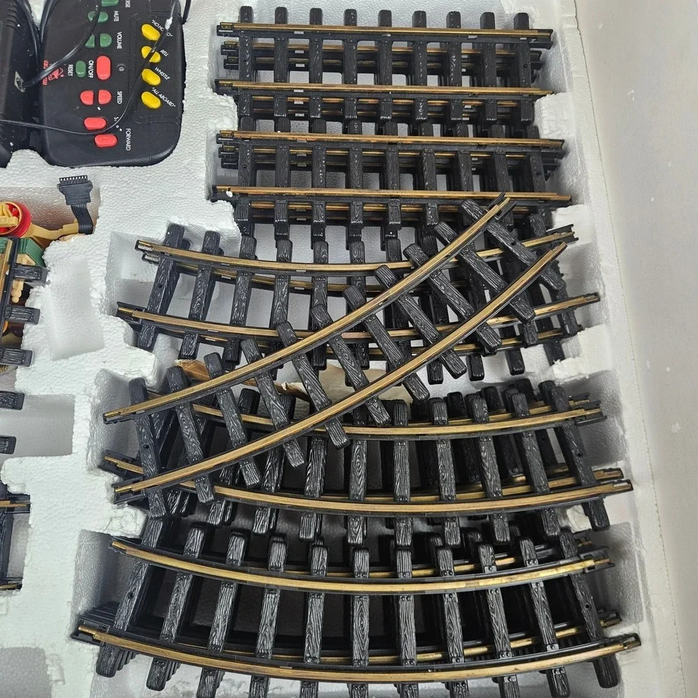 New Bright Musical Holiday Express Electric Animated‎ Train Set No. 386 Santa Fe